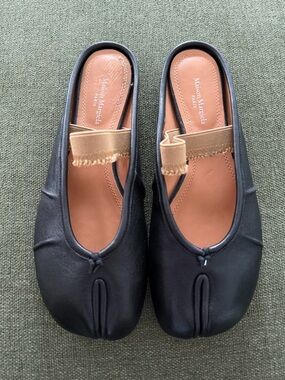 Maison Martin Margiela Black Leather Tabi Slingback Mules with Tan Elastic